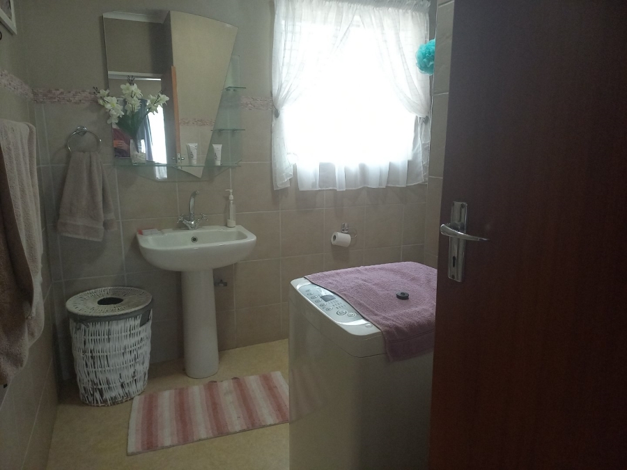 To Let 3 Bedroom Property for Rent in Rensburg Gauteng