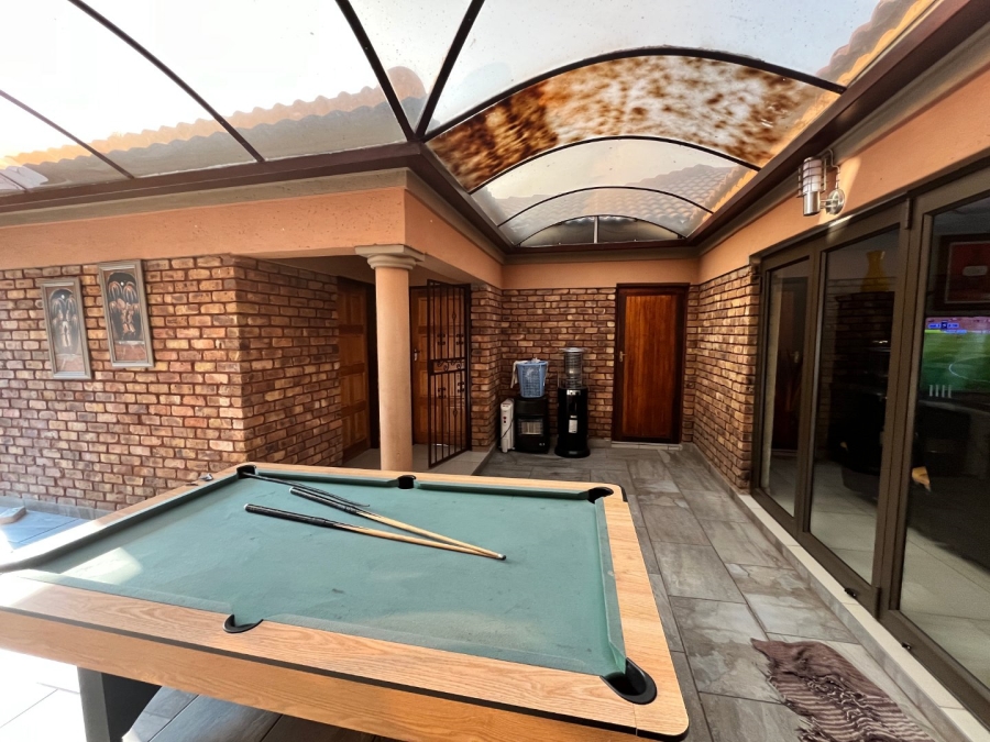 4 Bedroom Property for Sale in Karenpark Gauteng