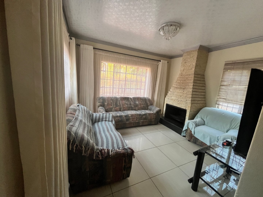 4 Bedroom Property for Sale in Karenpark Gauteng