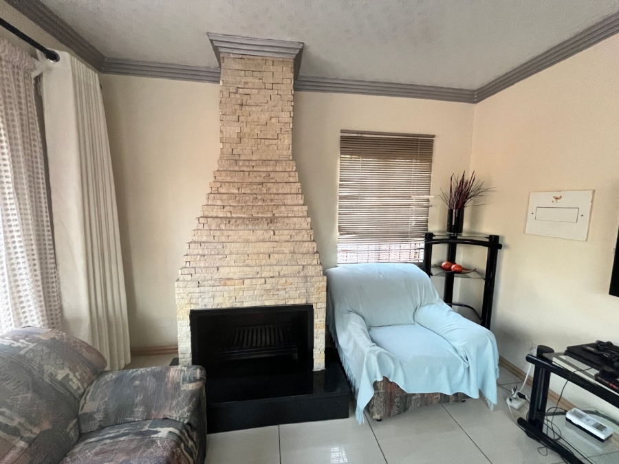 4 Bedroom Property for Sale in Karenpark Gauteng