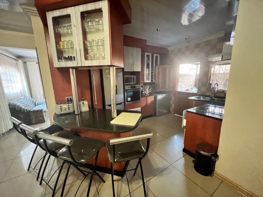 4 Bedroom Property for Sale in Karenpark Gauteng