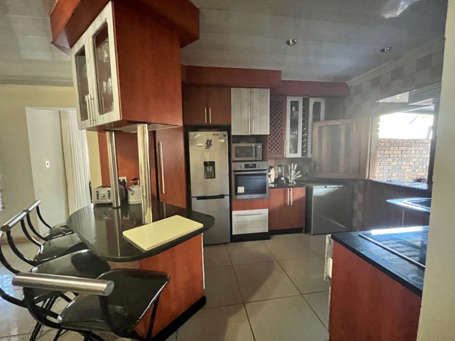 4 Bedroom Property for Sale in Karenpark Gauteng