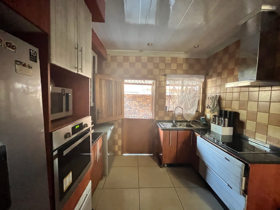 4 Bedroom Property for Sale in Karenpark Gauteng