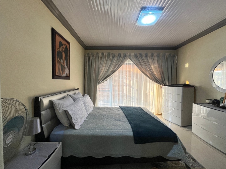 4 Bedroom Property for Sale in Karenpark Gauteng