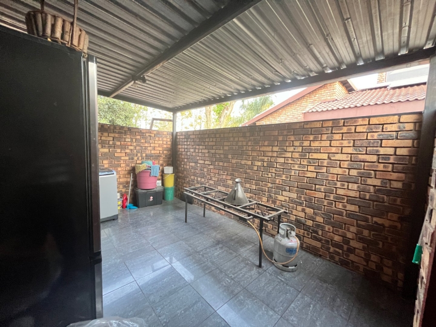 4 Bedroom Property for Sale in Karenpark Gauteng