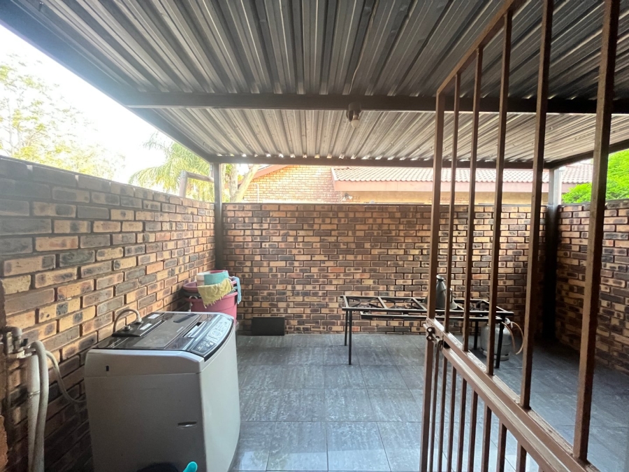 4 Bedroom Property for Sale in Karenpark Gauteng