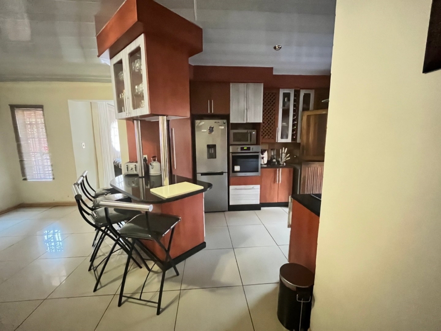 4 Bedroom Property for Sale in Karenpark Gauteng