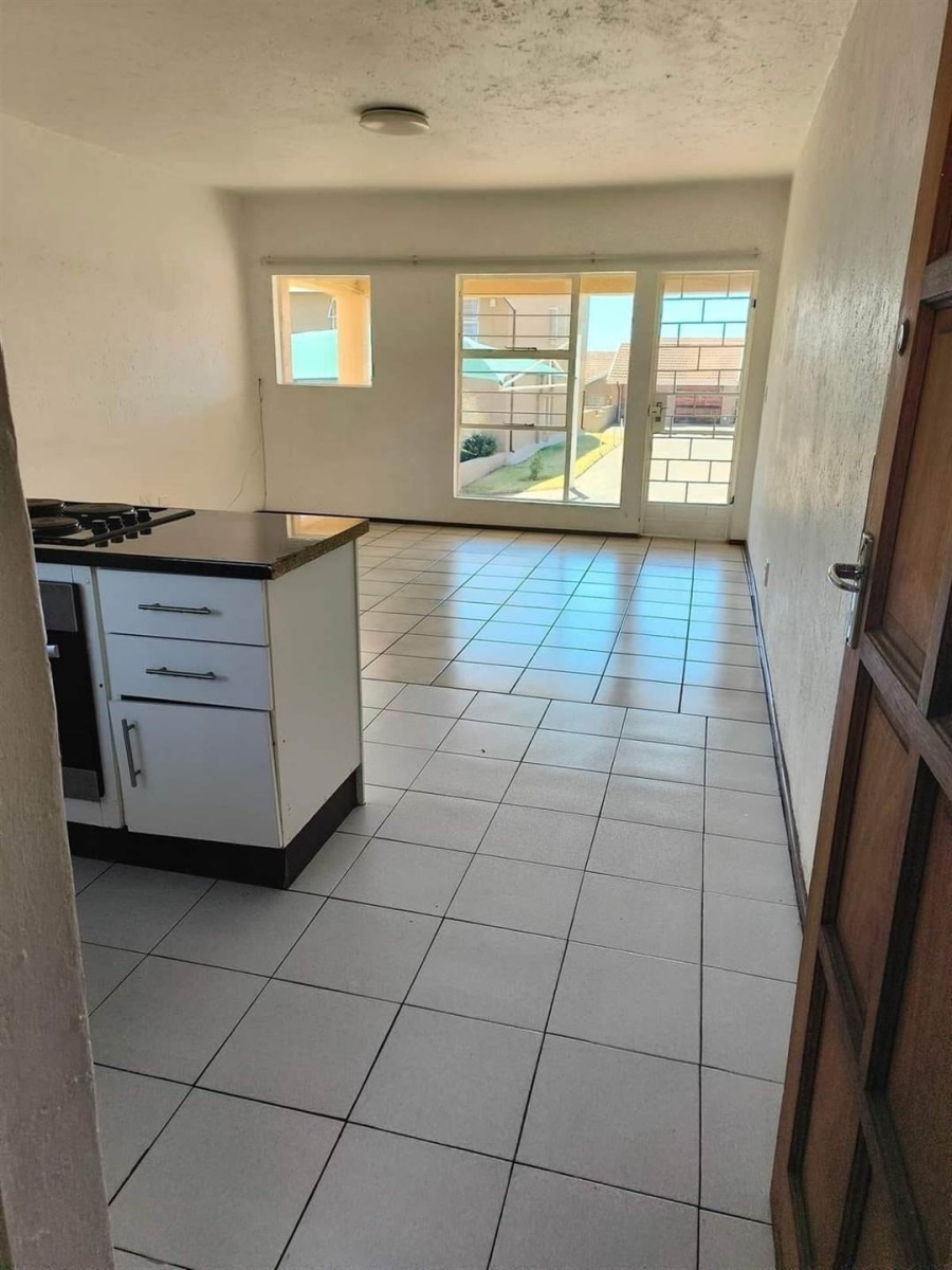 To Let 2 Bedroom Property for Rent in Kenmare Gauteng