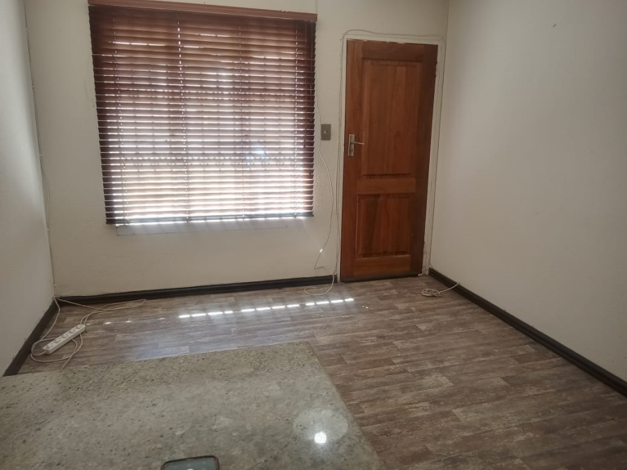 To Let 3 Bedroom Property for Rent in Meredale Gauteng