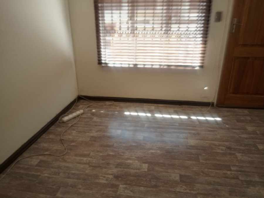 To Let 3 Bedroom Property for Rent in Meredale Gauteng