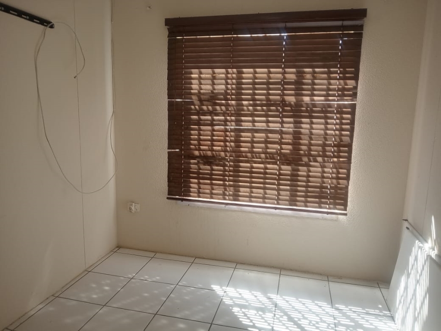 To Let 3 Bedroom Property for Rent in Meredale Gauteng