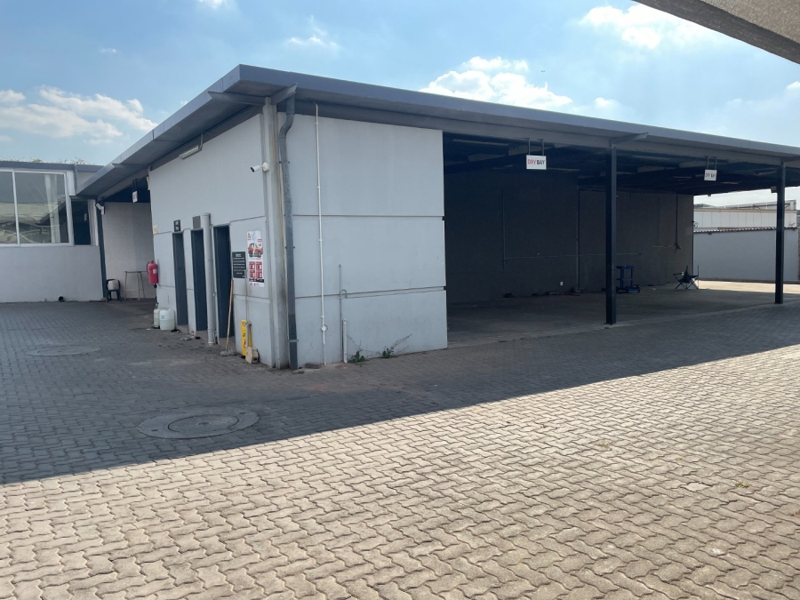 To Let commercial Property for Rent in Midridge Park Gauteng