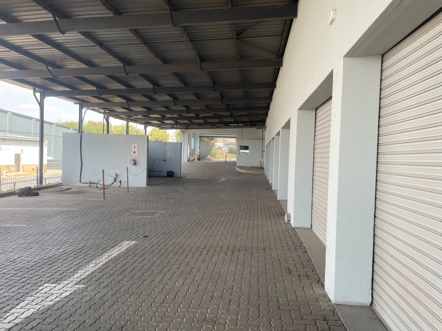 To Let commercial Property for Rent in Midridge Park Gauteng