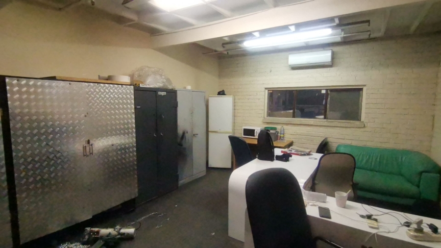 To Let commercial Property for Rent in Cleveland Gauteng