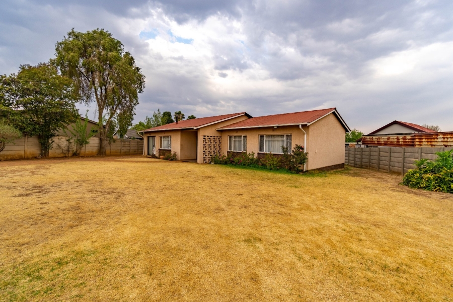 3 Bedroom Property for Sale in Bonaero Park Gauteng