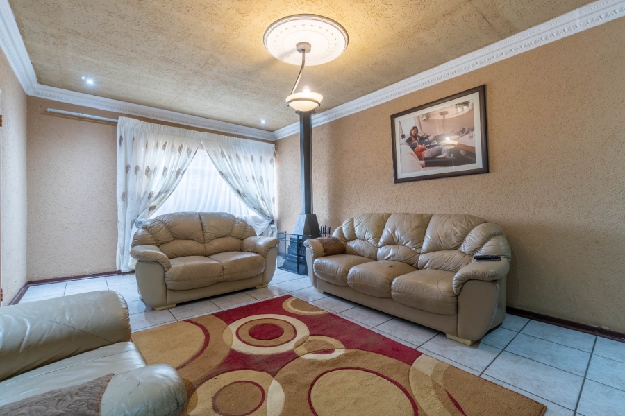 3 Bedroom Property for Sale in Bonaero Park Gauteng