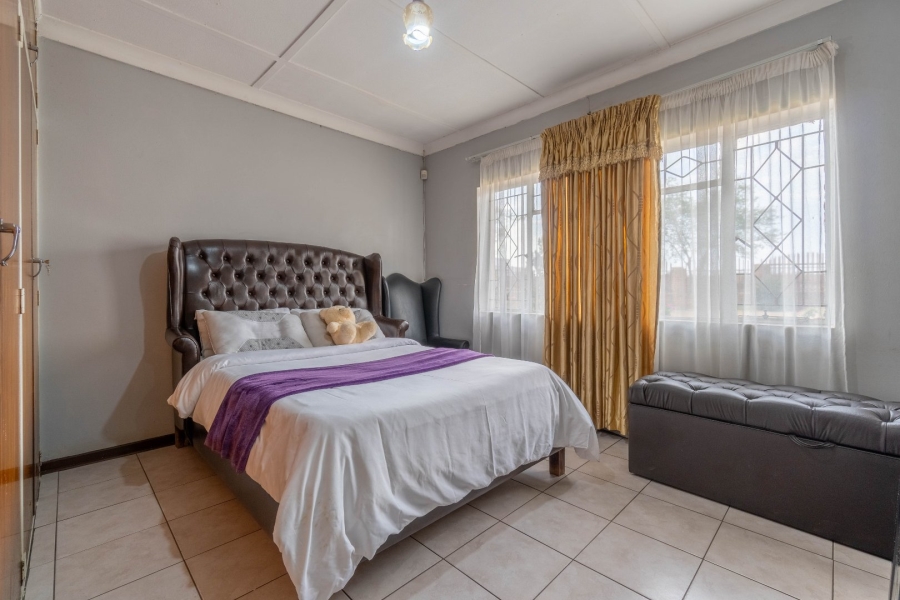 3 Bedroom Property for Sale in Bonaero Park Gauteng