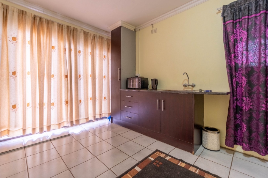 3 Bedroom Property for Sale in Bonaero Park Gauteng