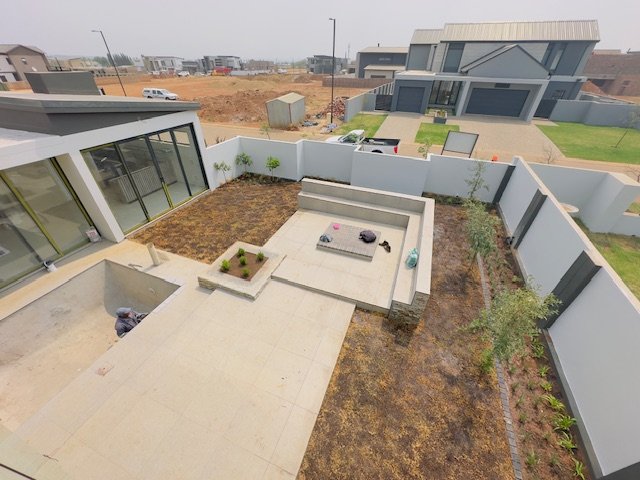 10 Bedroom Property for Sale in Midstream Heights Gauteng