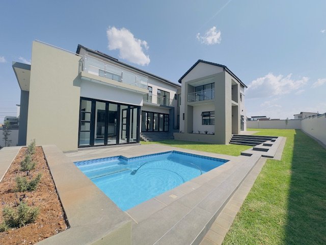 5 Bedroom Property for Sale in Midstream Heights Gauteng