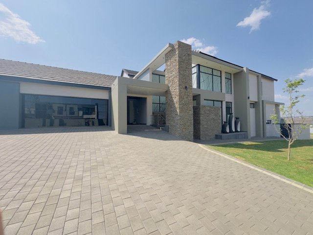 5 Bedroom Property for Sale in Midstream Heights Gauteng