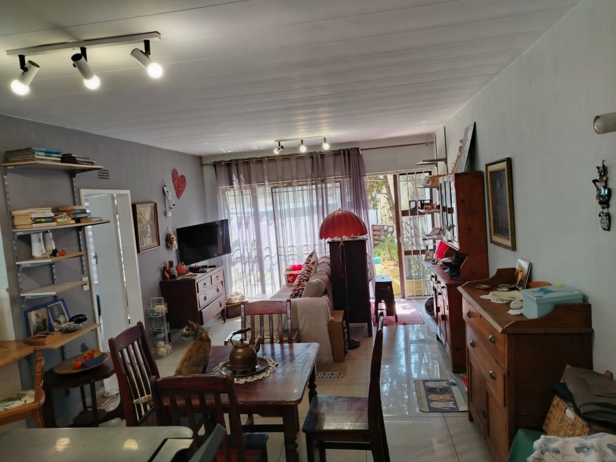 1 Bedroom Property for Sale in Corlett Gardens Gauteng