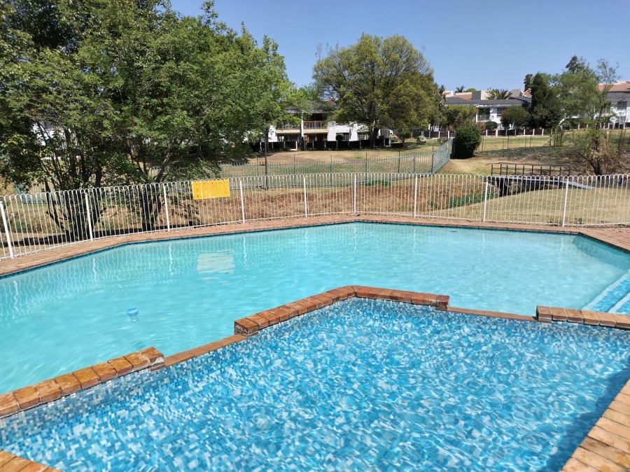 1 Bedroom Property for Sale in Corlett Gardens Gauteng