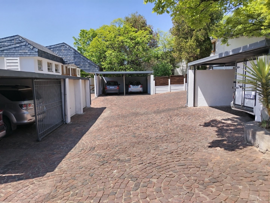 1 Bedroom Property for Sale in Corlett Gardens Gauteng