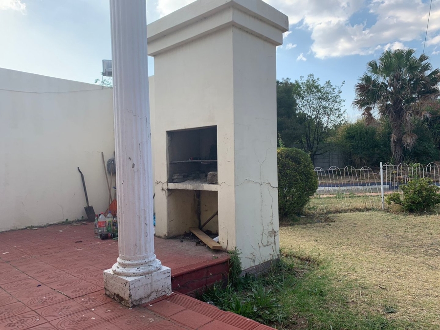 5 Bedroom Property for Sale in Sharon Park Gauteng