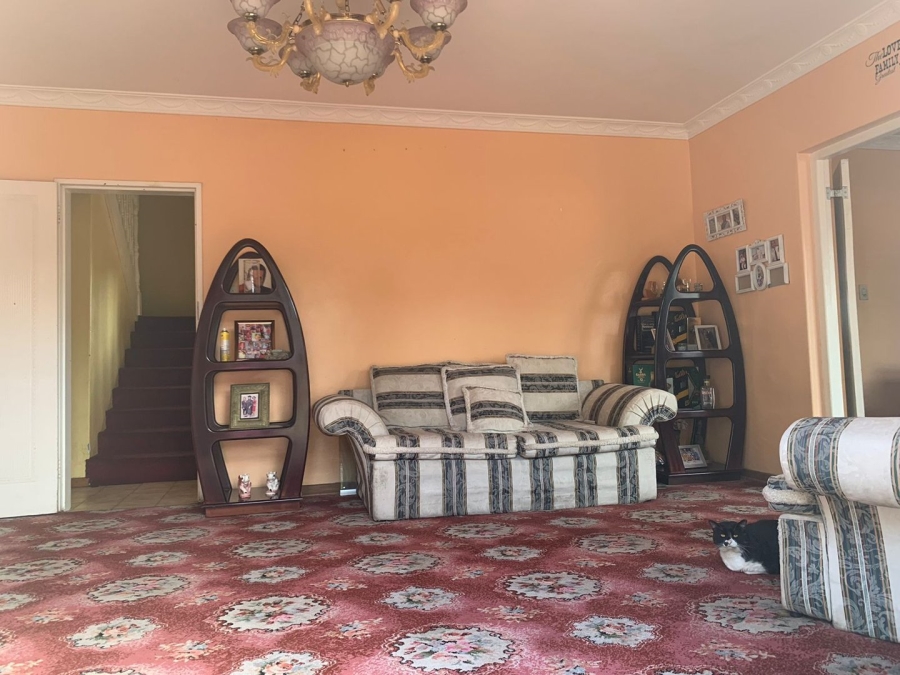 5 Bedroom Property for Sale in Sharon Park Gauteng