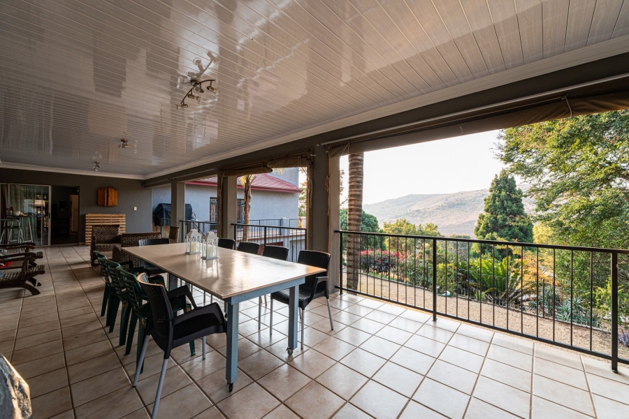 5 Bedroom Property for Sale in Kloofendal Gauteng