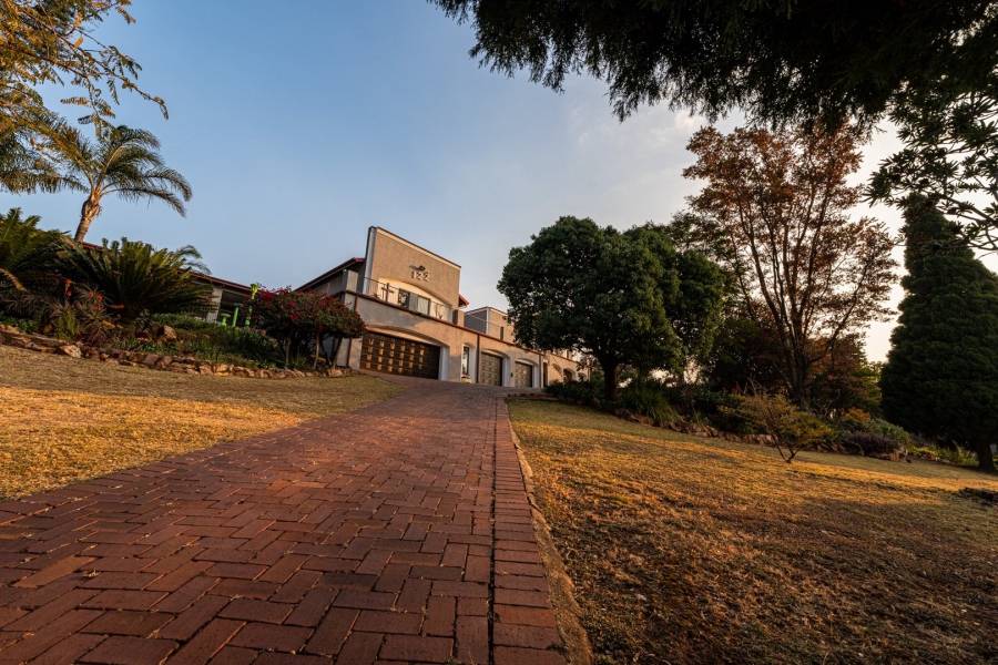 5 Bedroom Property for Sale in Kloofendal Gauteng