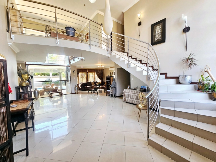 6 Bedroom Property for Sale in Stone Ridge Gauteng