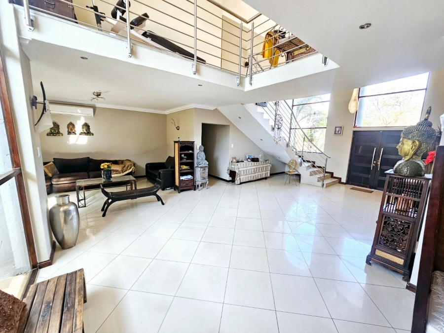 6 Bedroom Property for Sale in Stone Ridge Gauteng