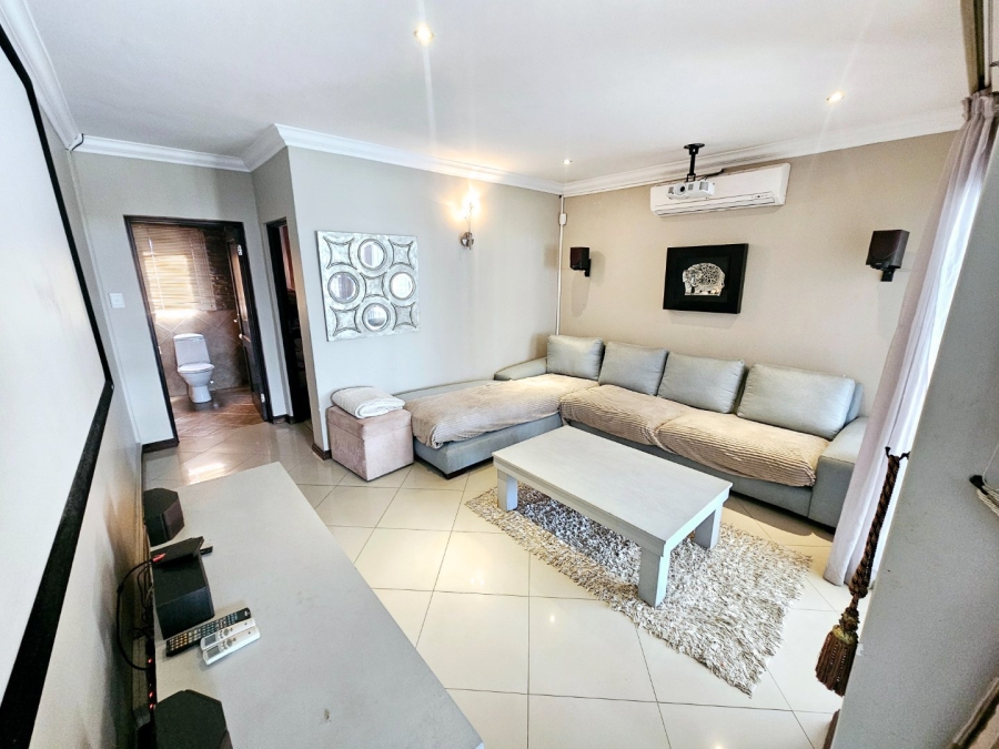 6 Bedroom Property for Sale in Stone Ridge Gauteng