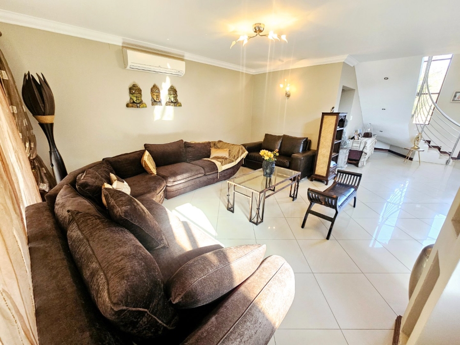 6 Bedroom Property for Sale in Stone Ridge Gauteng