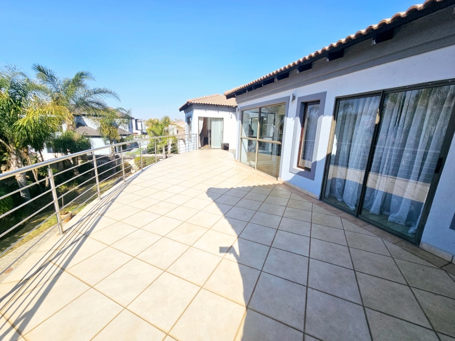 6 Bedroom Property for Sale in Stone Ridge Gauteng