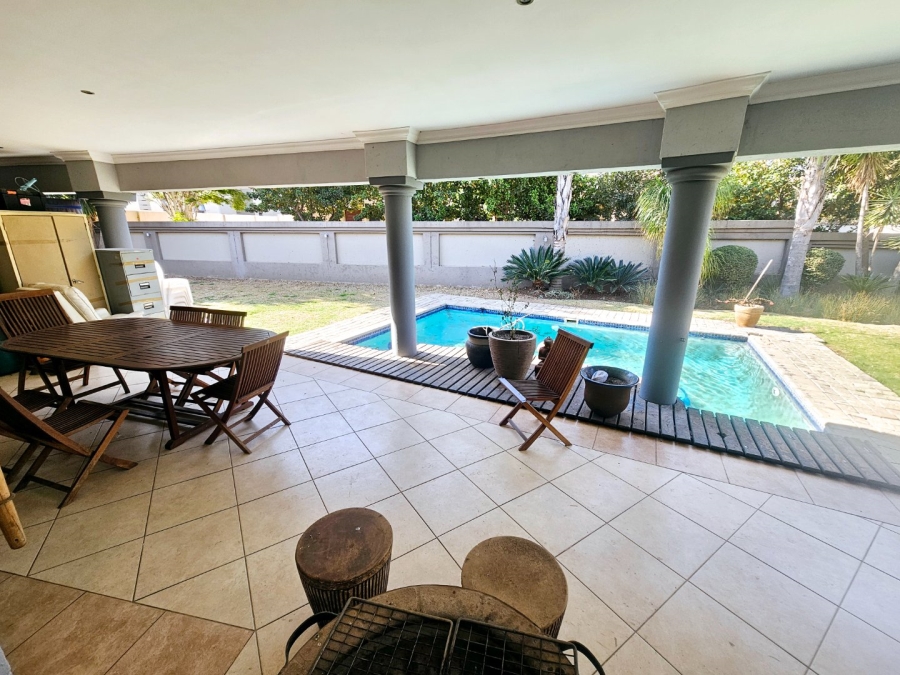 6 Bedroom Property for Sale in Stone Ridge Gauteng