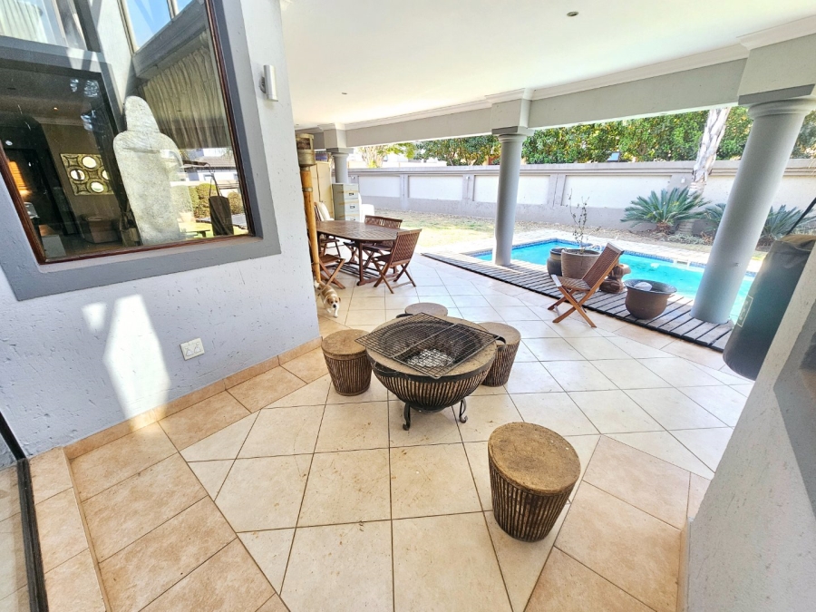 6 Bedroom Property for Sale in Stone Ridge Gauteng