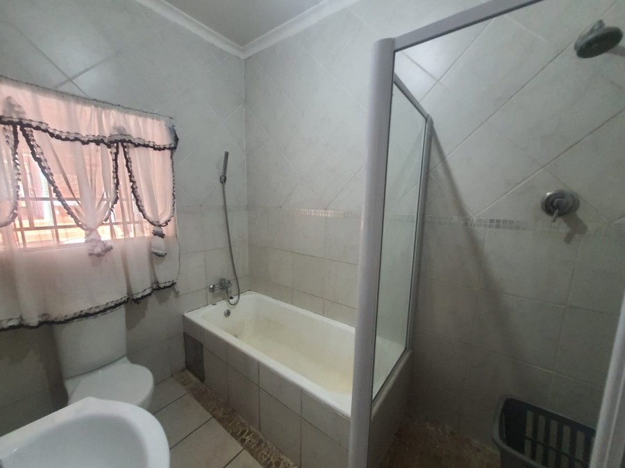 4 Bedroom Property for Sale in Florida North Gauteng