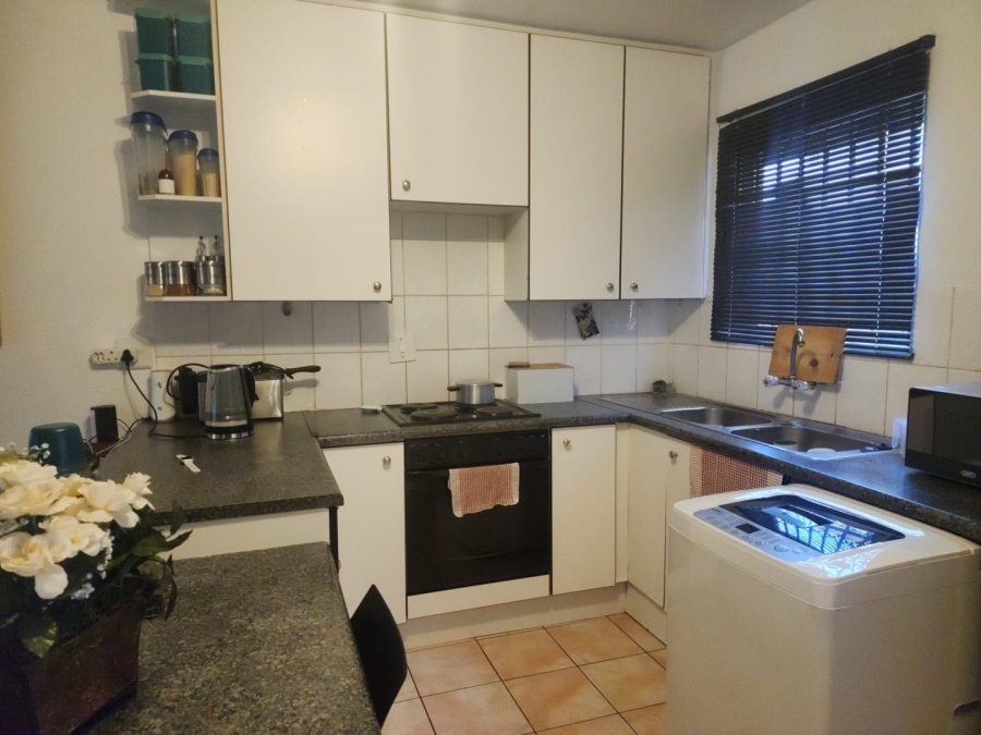 2 Bedroom Property for Sale in Wannenburghoogte Gauteng