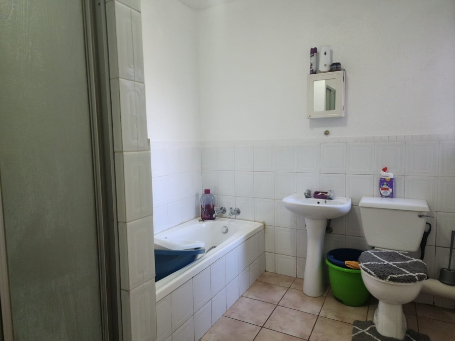 2 Bedroom Property for Sale in Wannenburghoogte Gauteng