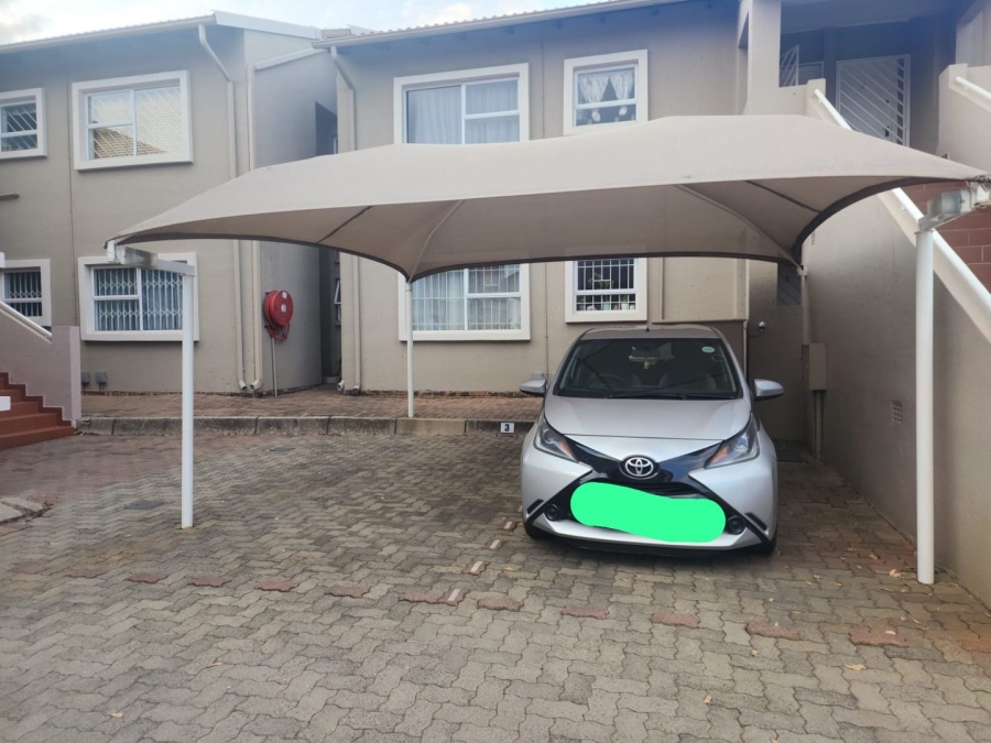 2 Bedroom Property for Sale in Wannenburghoogte Gauteng