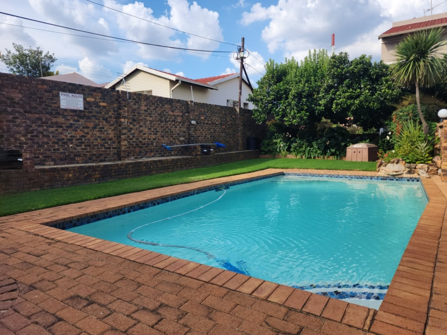 2 Bedroom Property for Sale in Wannenburghoogte Gauteng