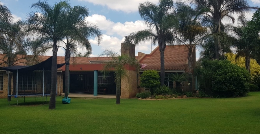 4 Bedroom Property for Sale in Norton Home Estate AH Gauteng