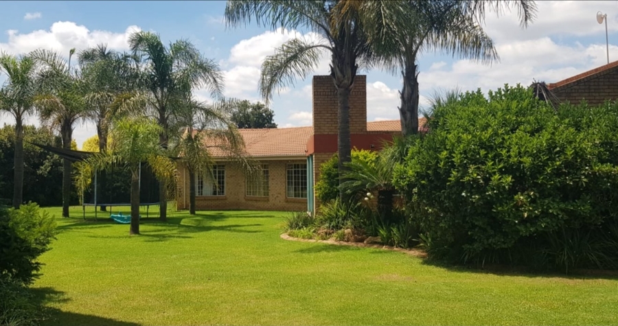 4 Bedroom Property for Sale in Norton Home Estate AH Gauteng