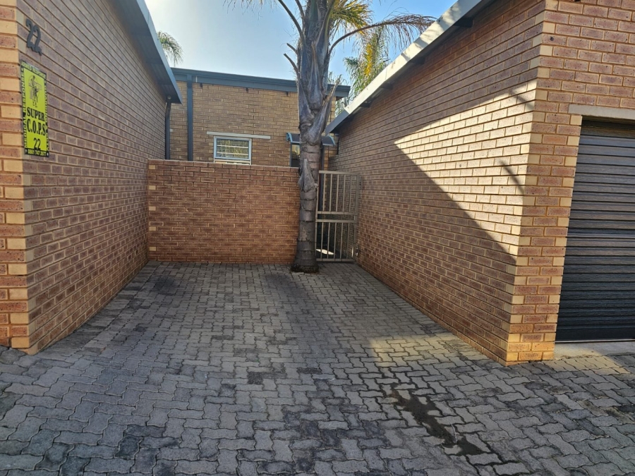 3 Bedroom Property for Sale in Glen Marais Gauteng