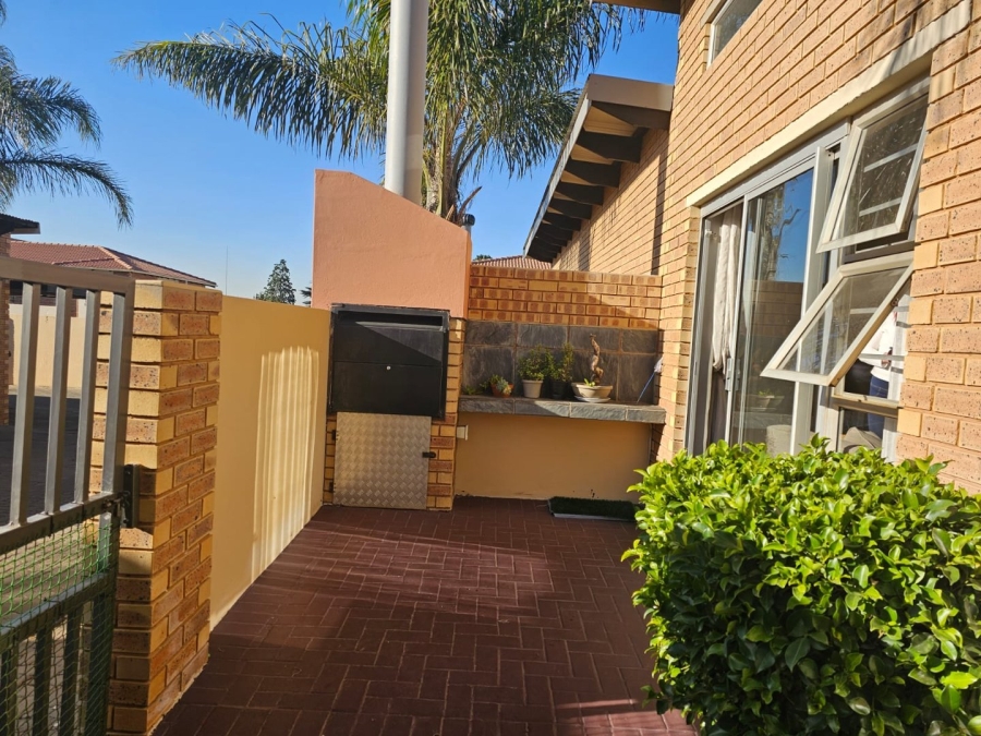 3 Bedroom Property for Sale in Glen Marais Gauteng