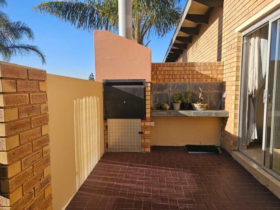 3 Bedroom Property for Sale in Glen Marais Gauteng