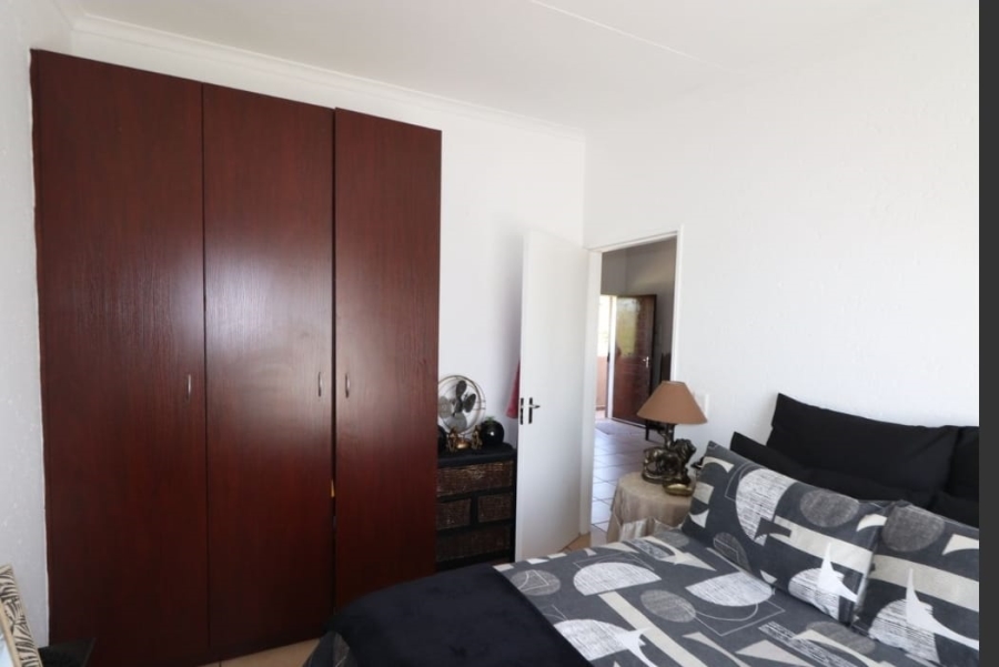 2 Bedroom Property for Sale in Norton Park Gauteng